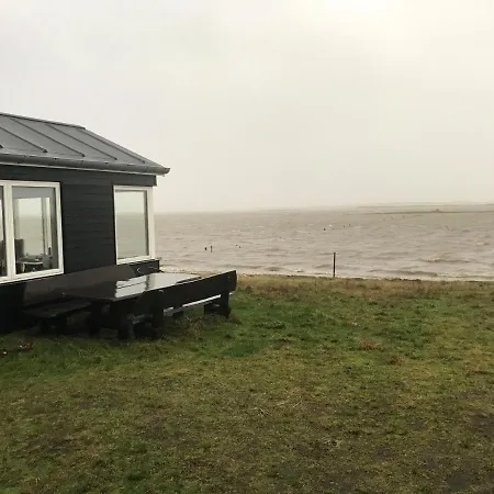 Knaldhytten Semesterbostad