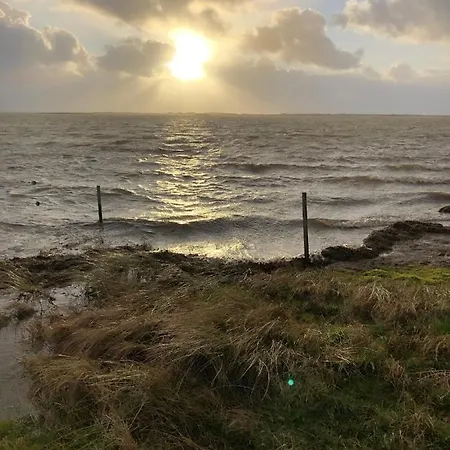 Knaldhytten Nyaraló *